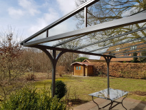 Terrassenueberdachung-Gartenblick